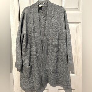 EUC Gray Cardigan With 2 Pockets and Ribbing on Front
